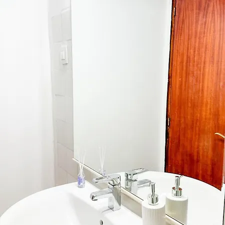 Quarto em Acomodações Particulares Emi *